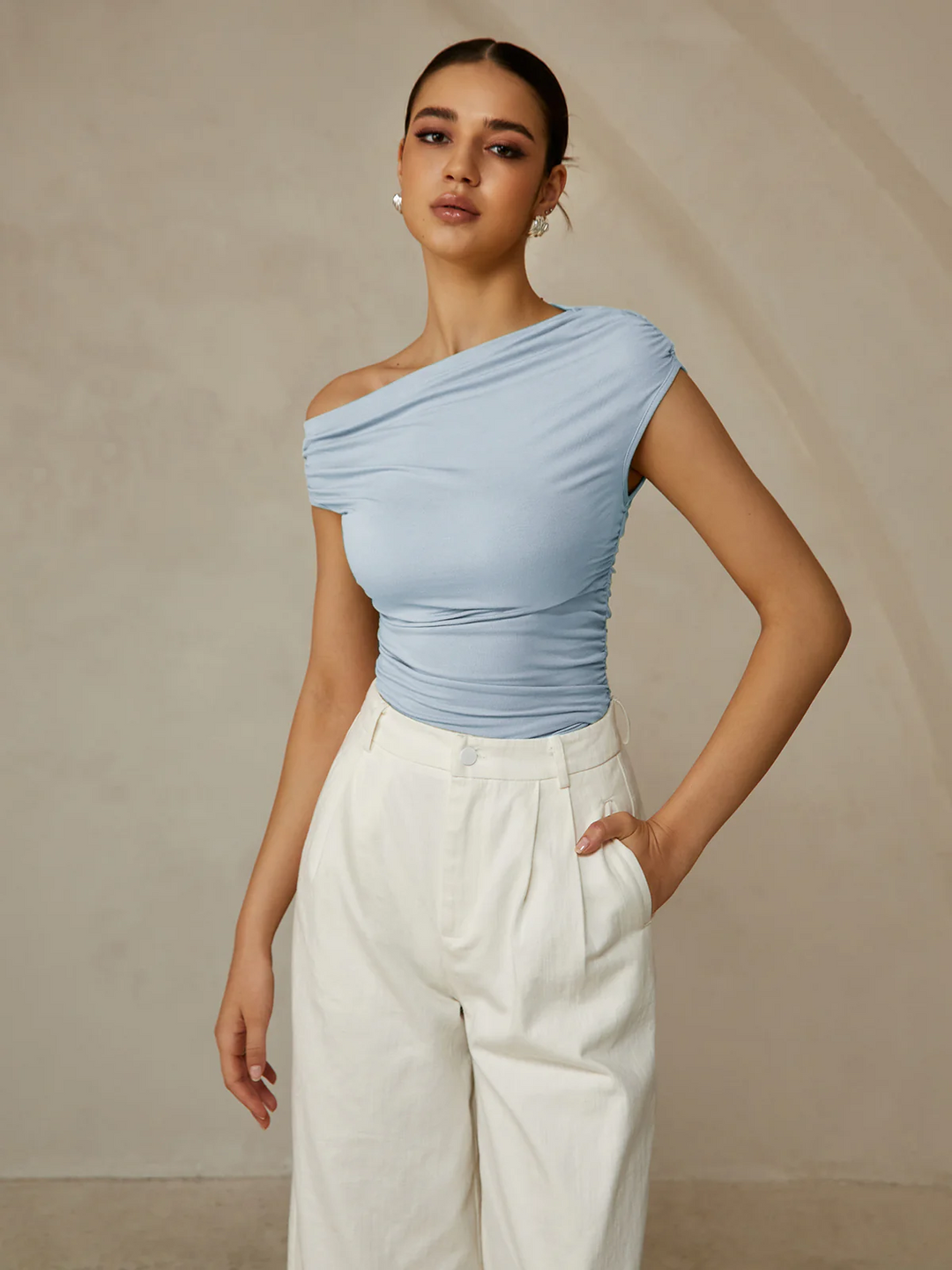 Asymmetrische Hals Mouwloos T-Shirt